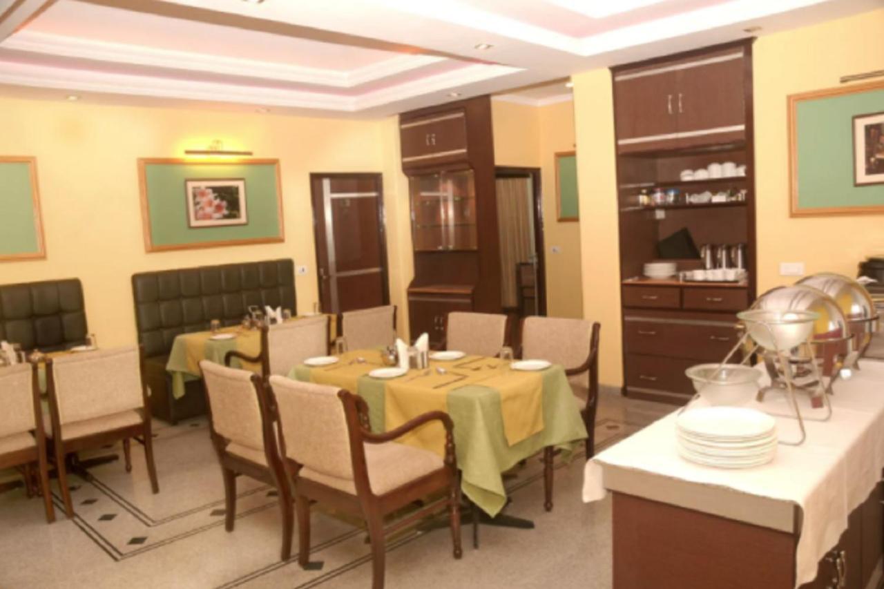 Goroomgo Marc Shimla Near Mall Road - Luxury Room - Excellent Service - Ample Parking - Best Hotel In Shimla Eksteriør bilde